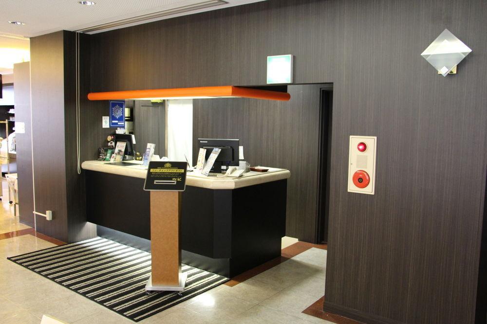 Apa Hotel Tokushima Ekimae Bagian luar foto
