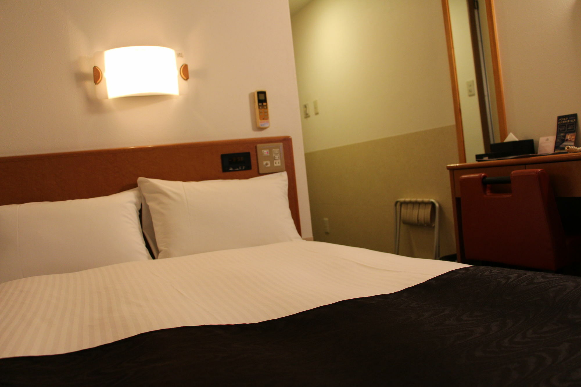 Apa Hotel Tokushima Ekimae Bagian luar foto