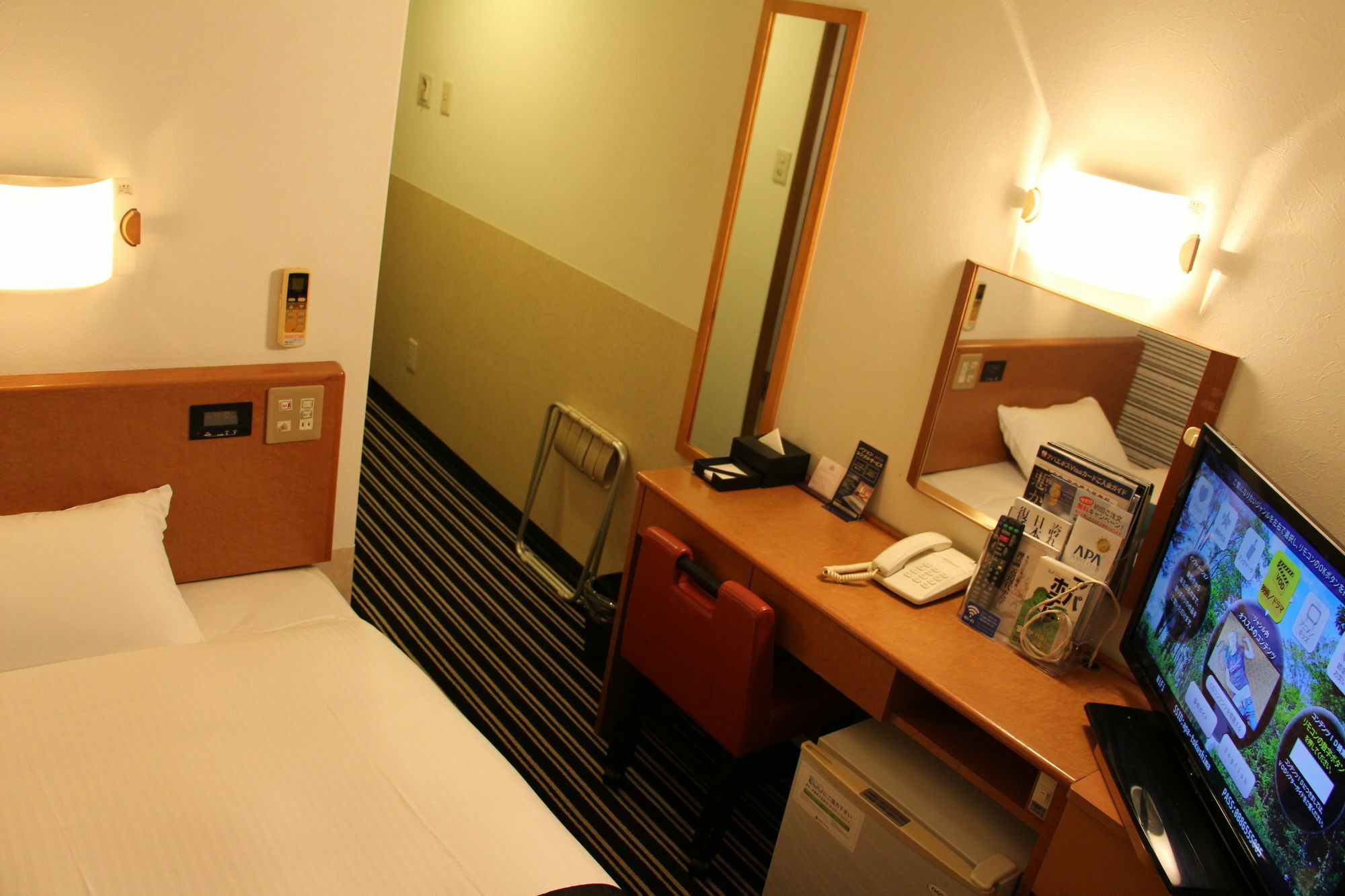Apa Hotel Tokushima Ekimae Bagian luar foto