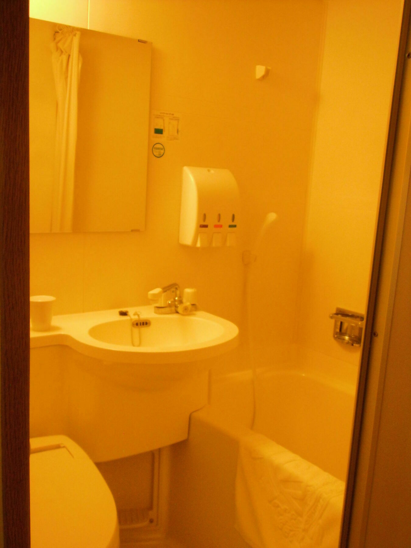 Apa Hotel Tokushima Ekimae Bagian luar foto