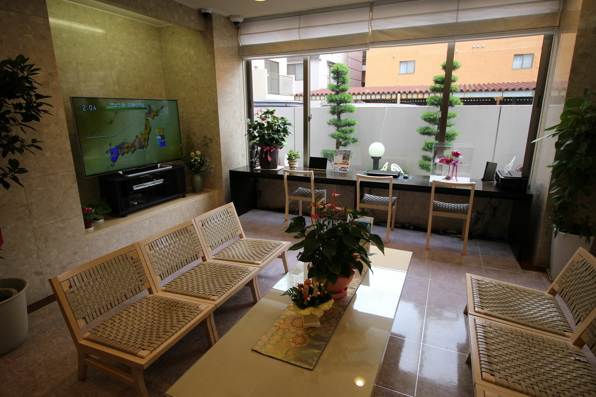 Apa Hotel Tokushima Ekimae Bagian luar foto